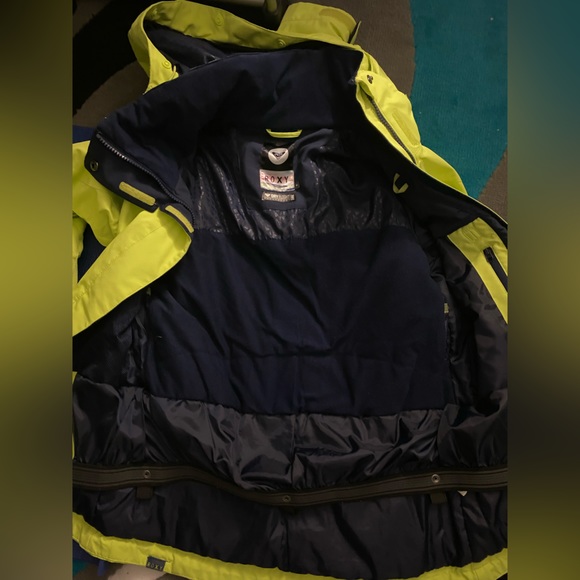 Ski & Snow Jacket - Picture 3 of 3